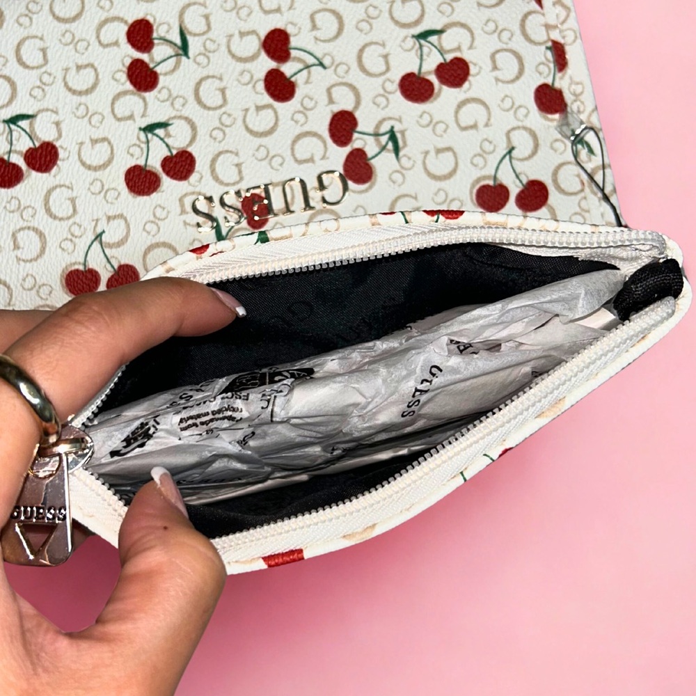NWT GUESS | 2-Piece Cherry Print Makeup & Brush Bag Set - Picture 5 of 10